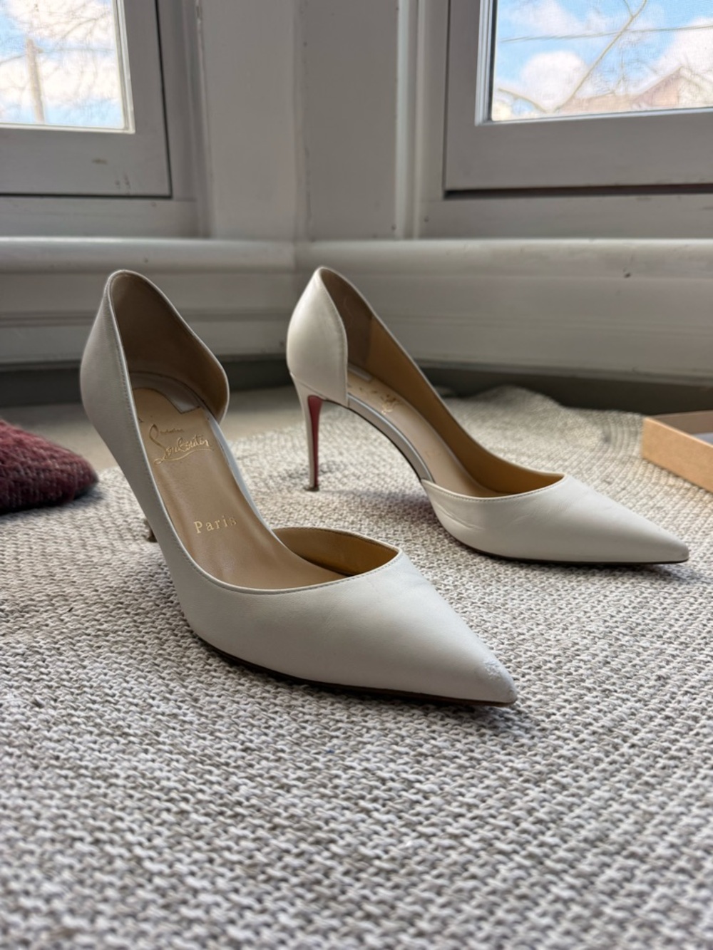 Christian Louboutin - Iriza 85 - Ivory Pointed Leather Pumps Signature Red Heel